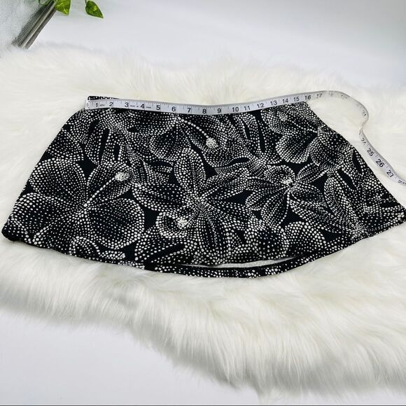 Islander B&W Floral Design Swim Skirt Sz 10 - Picture 9 of 12